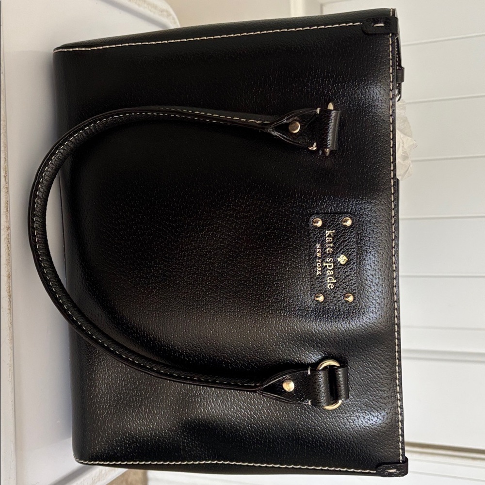 KATE SPADE   Leather Tote  - Black
In perfect shape